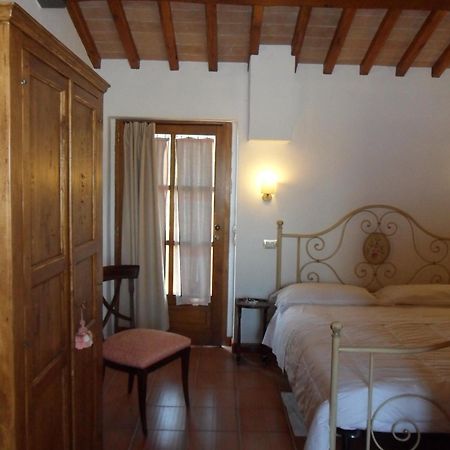 Fullino Nero Rta - Residenza Turistico Alberghiera Siena Buitenkant foto