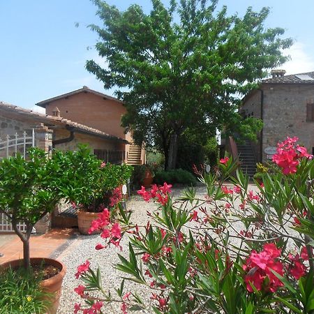 Fullino Nero Rta - Residenza Turistico Alberghiera Siena Buitenkant foto