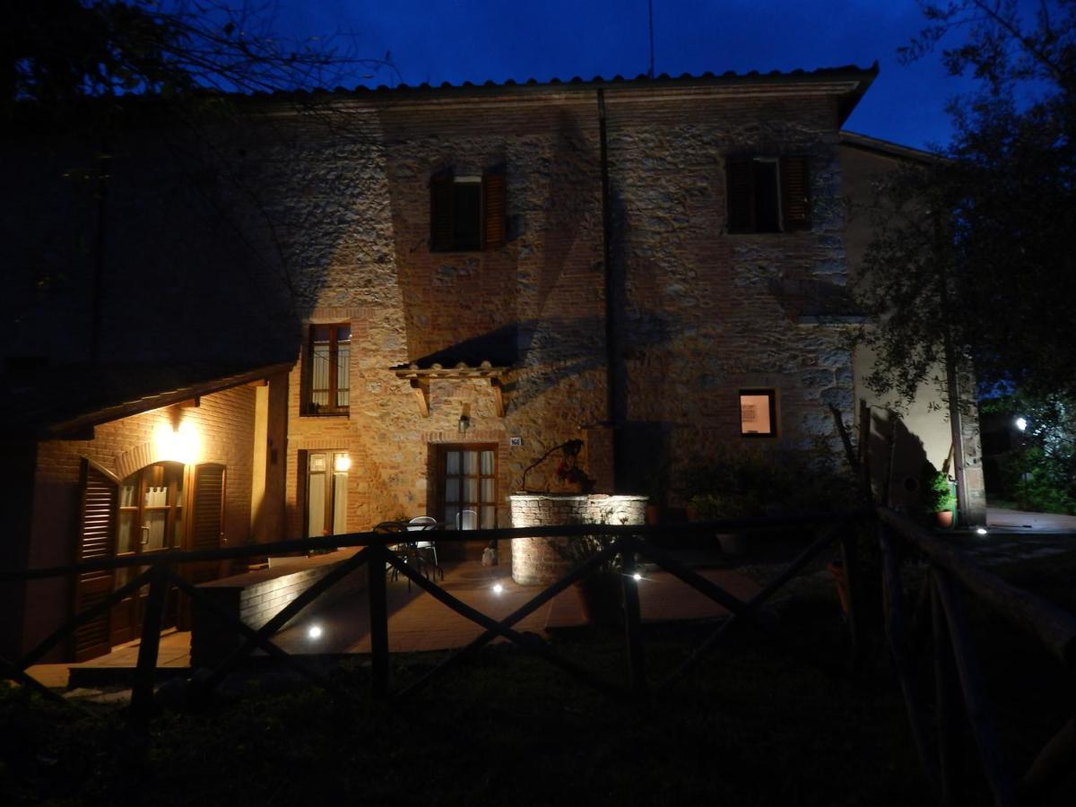 Fullino Nero Rta - Residenza Turistico Alberghiera Siena Buitenkant foto