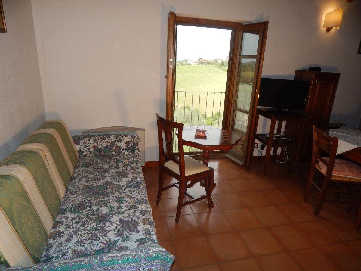 Fullino Nero Rta - Residenza Turistico Alberghiera Siena Buitenkant foto