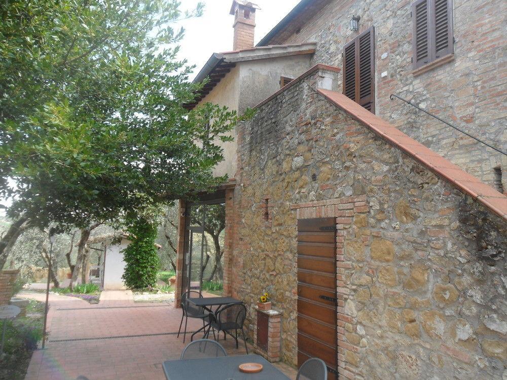 Fullino Nero Rta - Residenza Turistico Alberghiera Siena Buitenkant foto