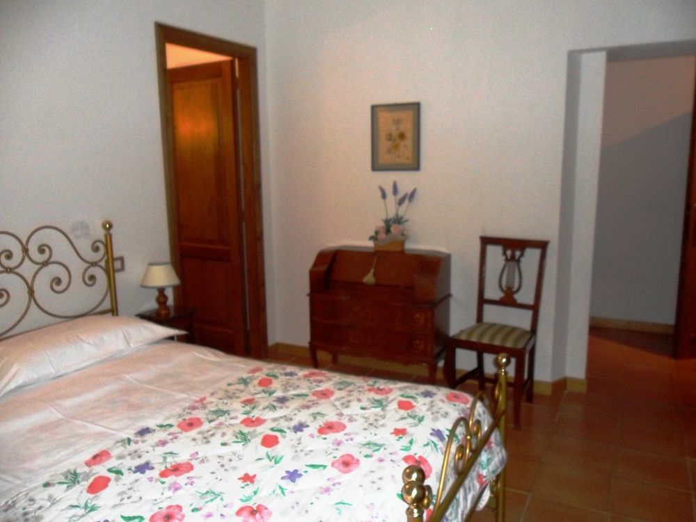 Fullino Nero Rta - Residenza Turistico Alberghiera Siena Buitenkant foto