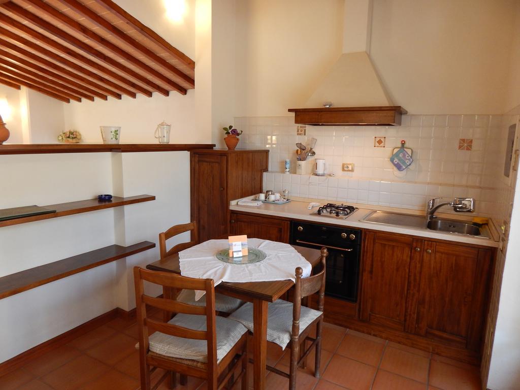 Fullino Nero Rta - Residenza Turistico Alberghiera Siena Buitenkant foto