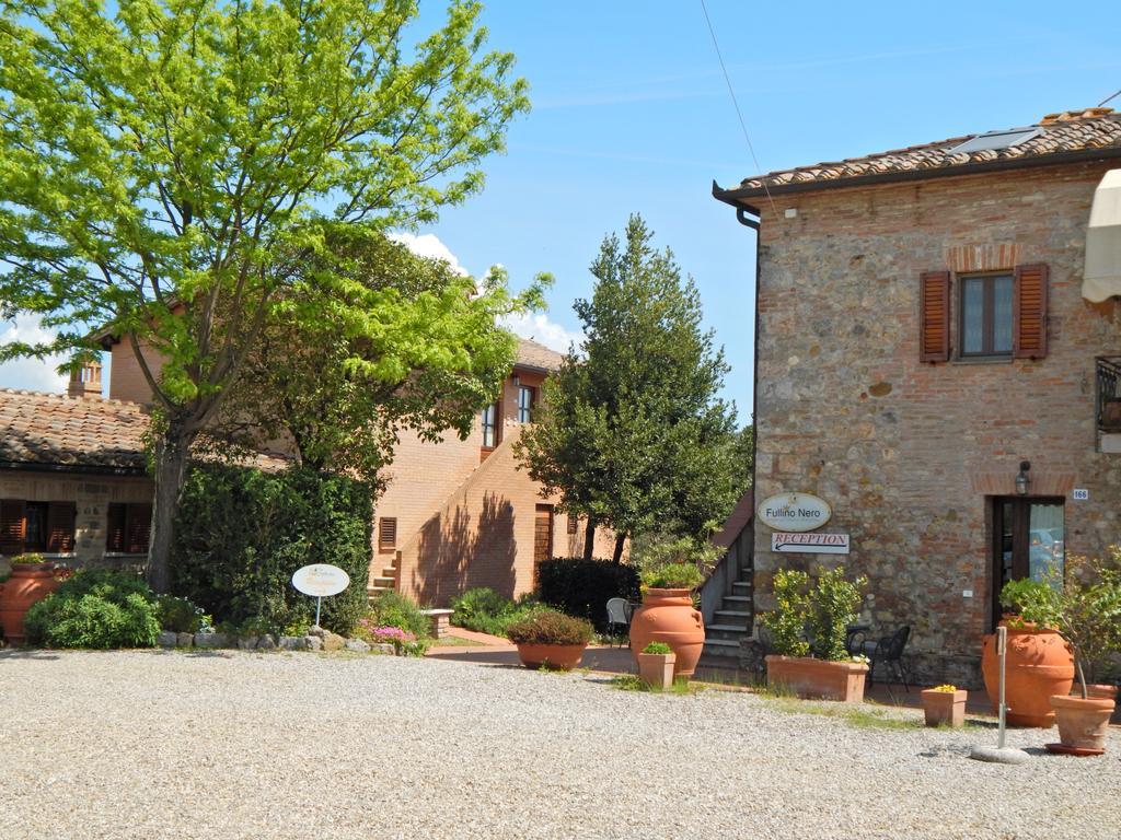 Fullino Nero Rta - Residenza Turistico Alberghiera Siena Buitenkant foto