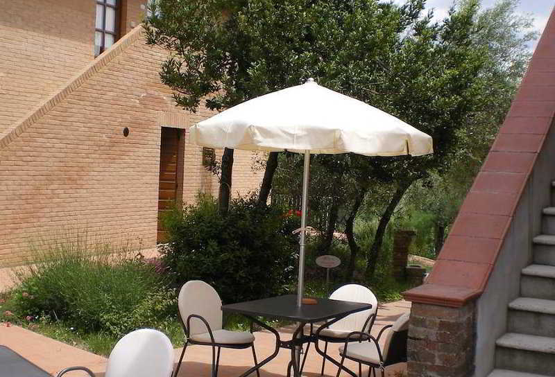 Fullino Nero Rta - Residenza Turistico Alberghiera Siena Buitenkant foto