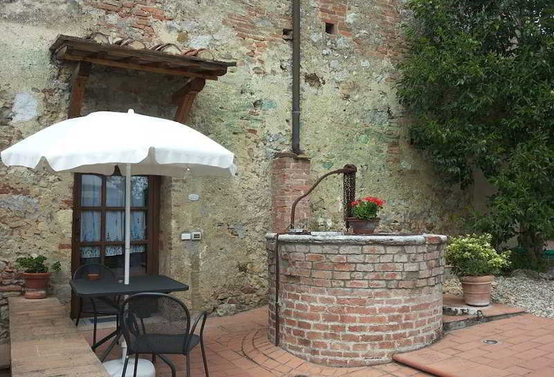 Fullino Nero Rta - Residenza Turistico Alberghiera Siena Buitenkant foto