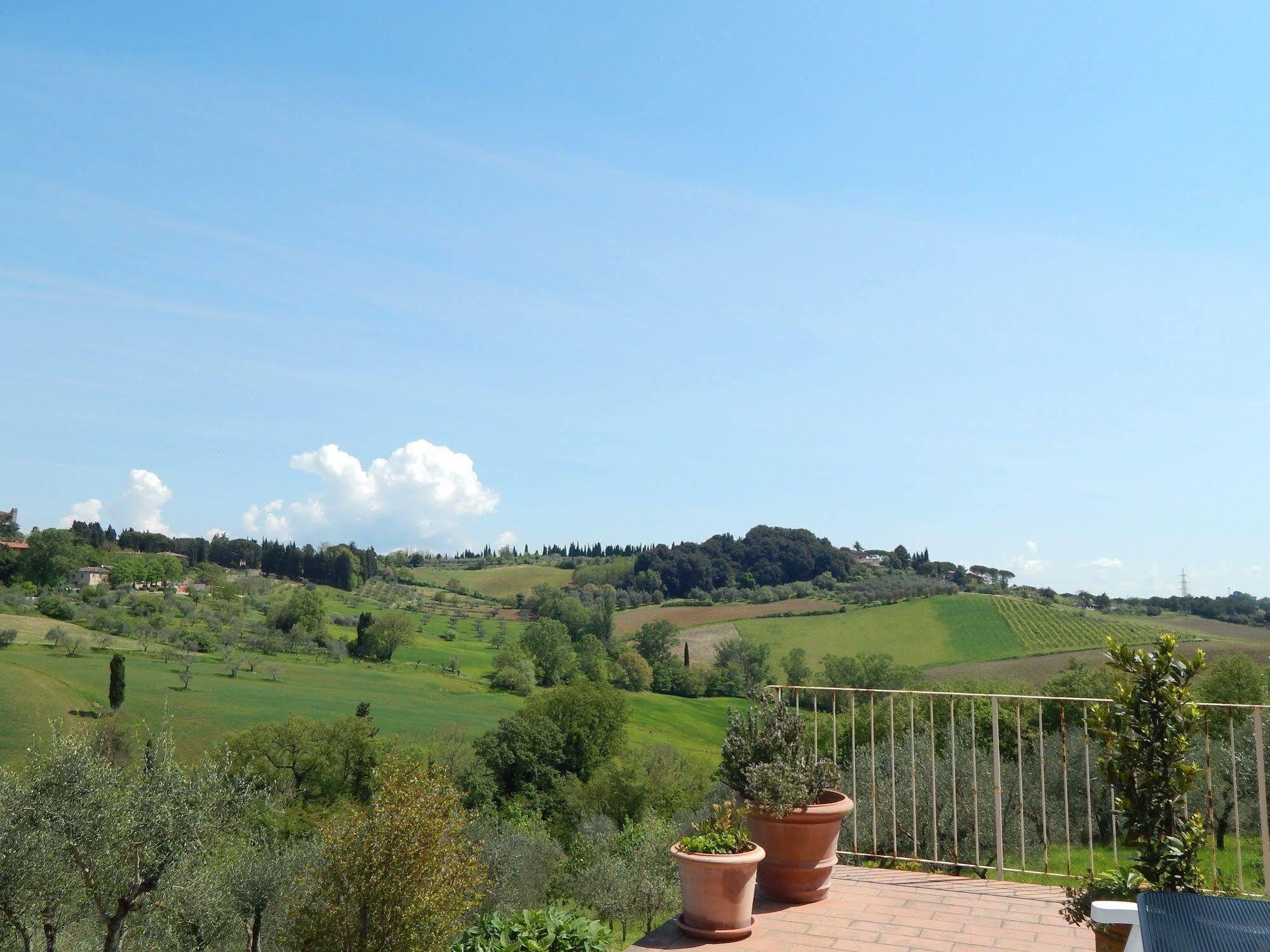 Fullino Nero Rta - Residenza Turistico Alberghiera Siena Buitenkant foto