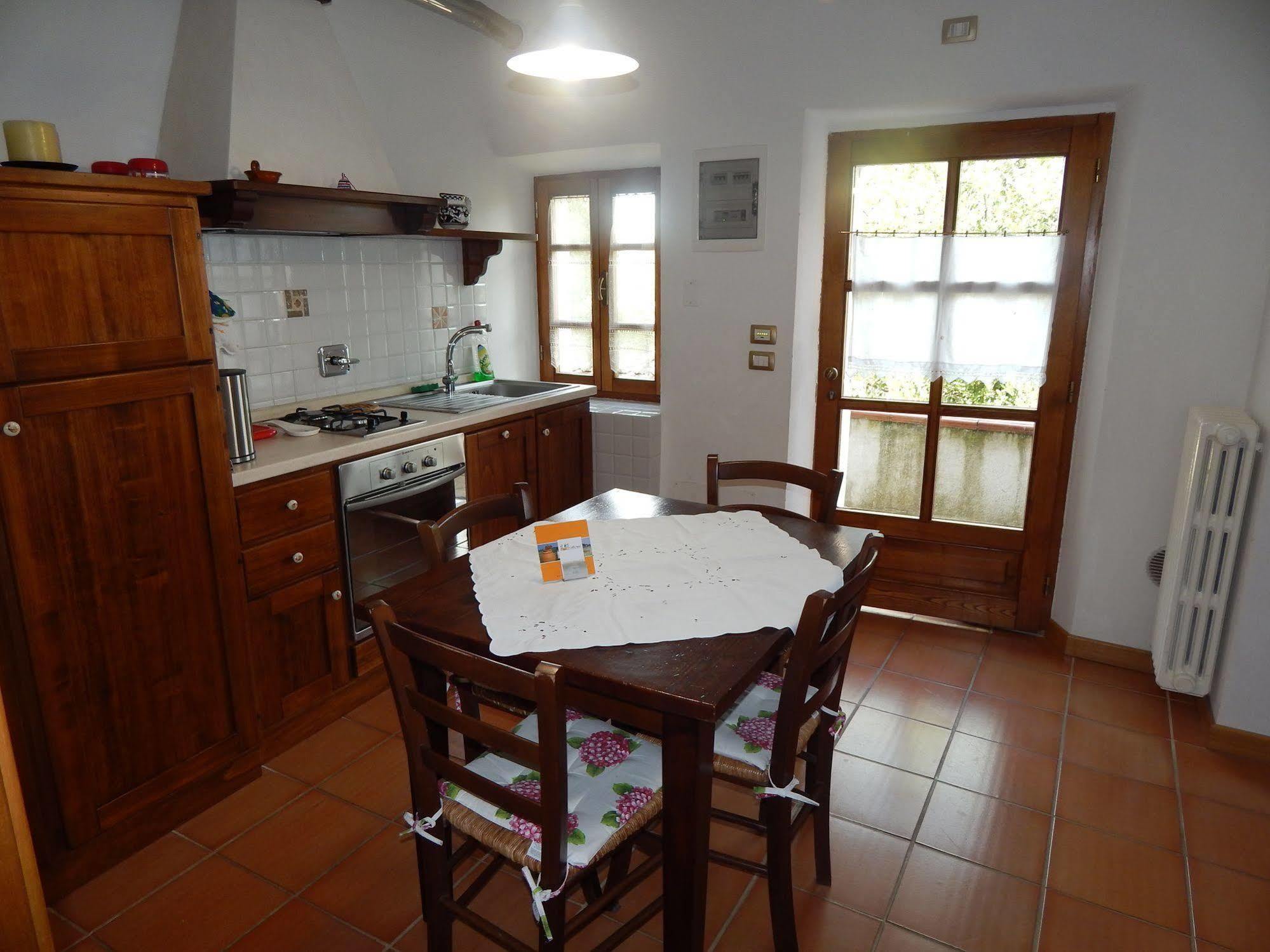 Fullino Nero Rta - Residenza Turistico Alberghiera Siena Buitenkant foto