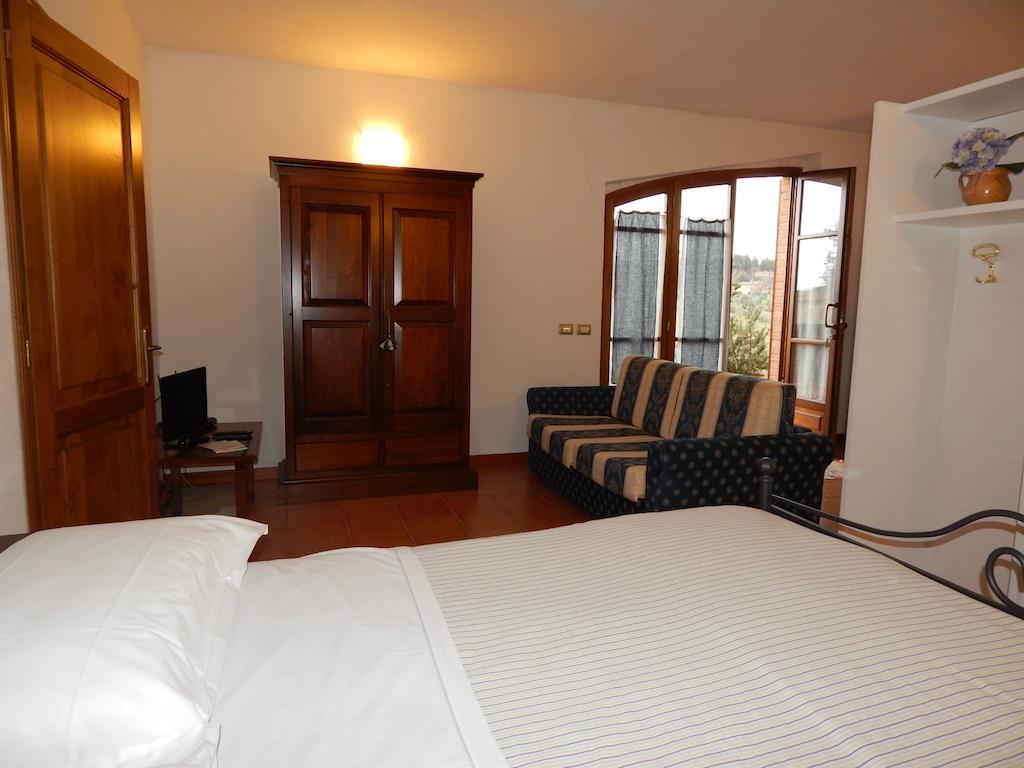 Fullino Nero Rta - Residenza Turistico Alberghiera Siena Buitenkant foto
